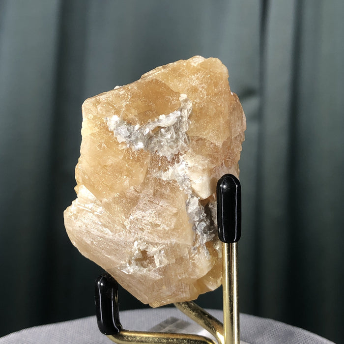 128g 5x4x3cm Orange Scheelite with Silver Muscovite from Mt. Xuebaoding,Sichuan,CHINA - Locco Decor