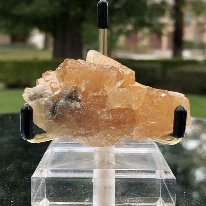 128g 6x3x2cm Orange Scheelite with Silver Muscovite from Mt. Xuebaoding,Sichuan,CHINA - Locco Decor