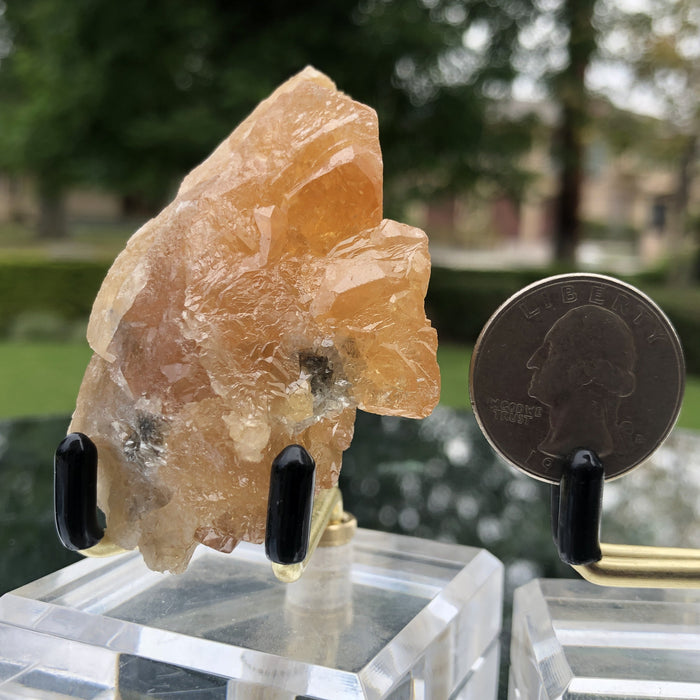 128g 6x3x2cm Orange Scheelite with Silver Muscovite from Mt. Xuebaoding,Sichuan,CHINA - Locco Decor