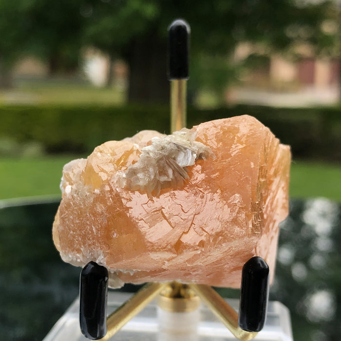 152g 5x4x2cm Orange Scheelite with Silver Muscovite from Mt. Xuebaoding,Sichuan,CHINA