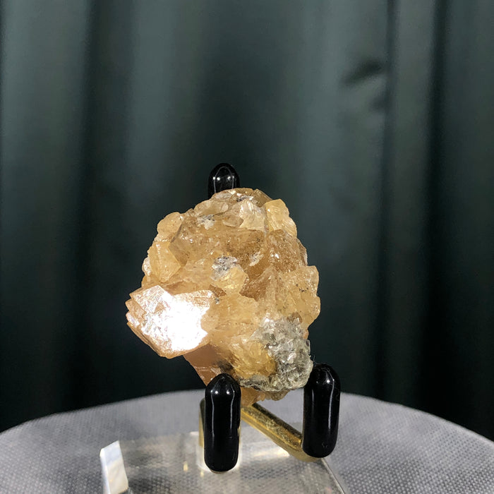 34g 3x3x3cm Orange Scheelite with Silver Muscovite from Mt. Xuebaoding,Sichuan,CHINA