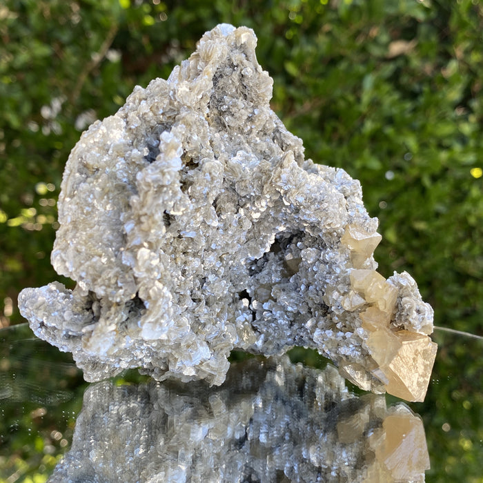 466g 11x11x9cm Orange Scheelite with Silver muscovite from China - Locco Decor