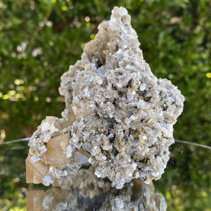 466g 11x11x9cm Orange Scheelite with Silver muscovite from China - Locco Decor
