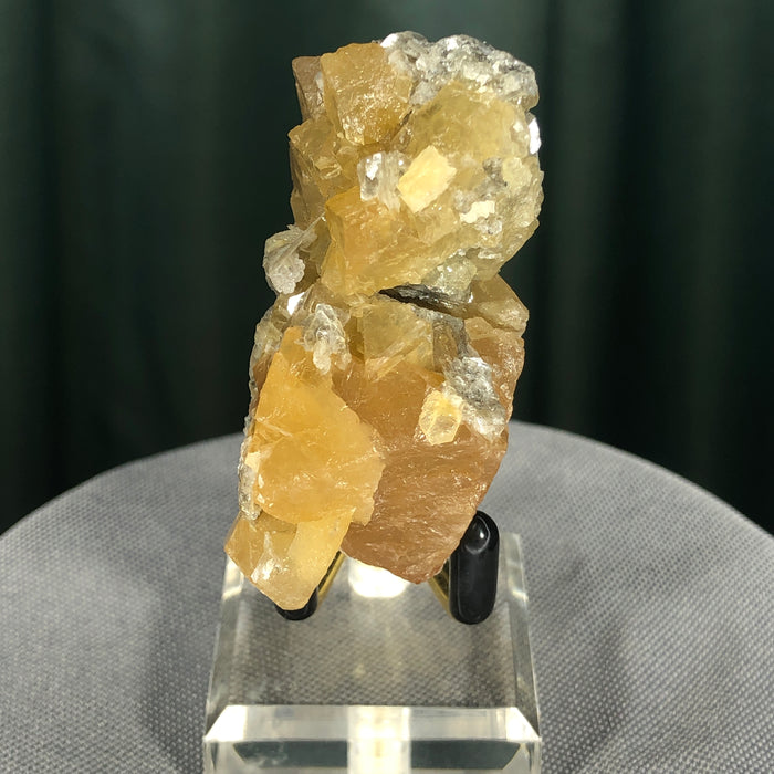 96g 5x3x3cm Orange Scheelite with Silver Muscovite from Mt. Xuebaoding,Sichuan,CHINA