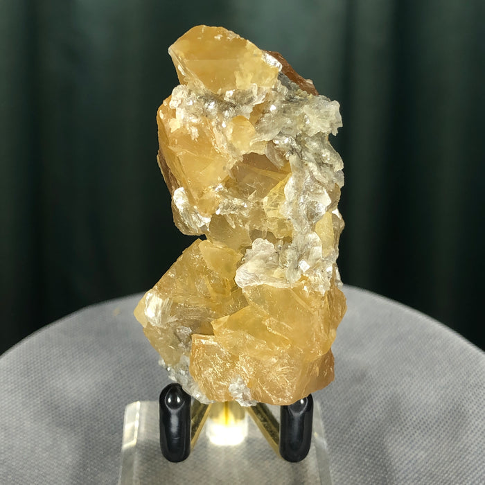 96g 5x3x3cm Orange Scheelite with Silver Muscovite from Mt. Xuebaoding,Sichuan,CHINA